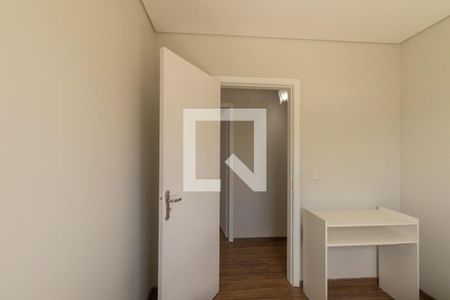 Quarto 1 de apartamento para alugar com 3 quartos, 79m² em Capão Raso, Curitiba
