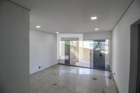 Sala de casa para alugar com 2 quartos, 90m² em Parque Santa Amelia, Belford Roxo