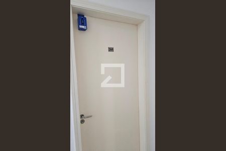 Lockbox de apartamento à venda com 2 quartos, 47m² em Jardim Itu, Porto Alegre