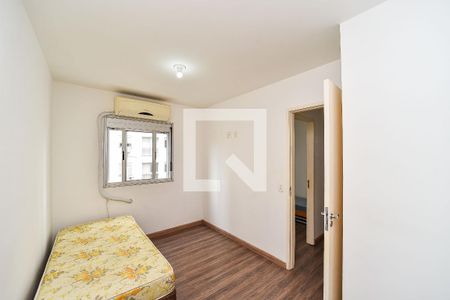 Quarto 1 de apartamento para alugar com 2 quartos, 47m² em Jardim Itu, Porto Alegre