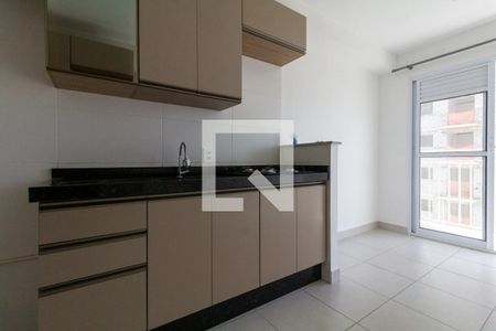 Sala, Cozinha e área de serviço de kitnet/studio para alugar com 1 quarto, 36m² em Vila Ré, São Paulo