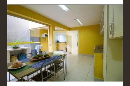 Casa à venda com 2 quartos, 190m² em Vila Monumento, São Paulo