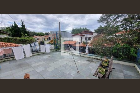Casa de Condomínio à venda com 3 quartos, 143m² em Vila Elvira, São Paulo