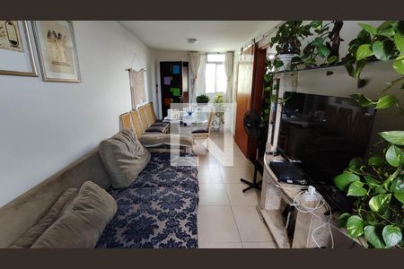 Sala de apartamento para alugar com 2 quartos, 54m² em Conjunto Residencial José Bonifácio, São Paulo