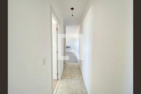 Corredor de apartamento para alugar com 2 quartos, 37m² em Bonsucesso, Rio de Janeiro