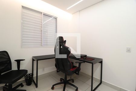 Quarto 1 de apartamento para alugar com 2 quartos, 51m² em Laranjeiras, Uberlândia