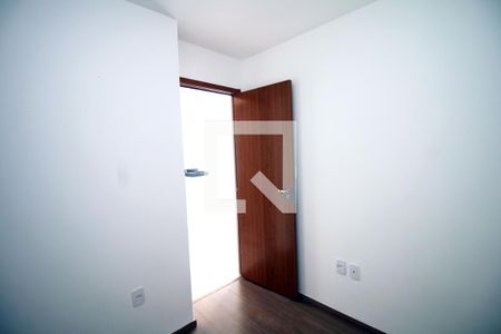 Quarto 1 de apartamento para alugar com 2 quartos, 37m² em Del Castilho , Rio de Janeiro