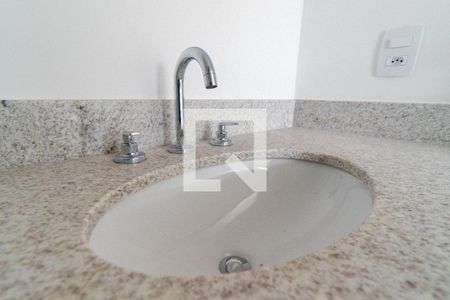 Banheiro da Suíte de apartamento à venda com 2 quartos, 68m² em Jardim Prudência, São Paulo