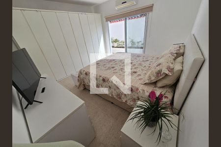 Quarto de casa de condomínio para alugar com 3 quartos, 230m² em Taquara, Rio de Janeiro