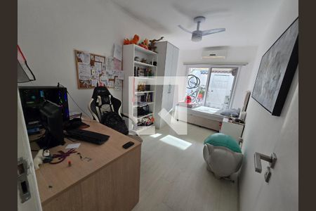 Quarto de casa de condomínio para alugar com 3 quartos, 230m² em Taquara, Rio de Janeiro