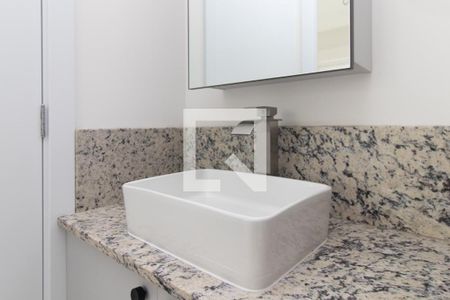 Banheiro de apartamento para alugar com 1 quarto, 34m² em Farroupilha, Porto Alegre