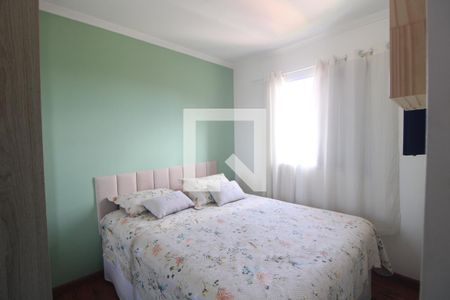 Quarto 1 de apartamento para alugar com 2 quartos, 52m² em Parque Guarapiranga, São Paulo