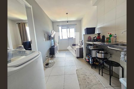 Sala/Cozinha de kitnet/studio para alugar com 1 quarto, 26m² em Parque Maria Helena, São Paulo