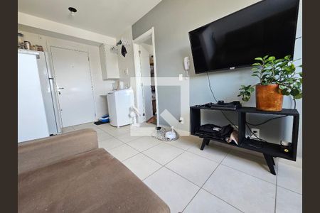 Sala/Cozinha de kitnet/studio para alugar com 1 quarto, 26m² em Parque Maria Helena, São Paulo