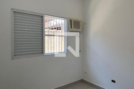 Quarto 1 de casa para alugar com 2 quartos, 62m² em Santa Maria, Santos
