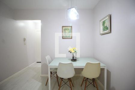 Sala de apartamento à venda com 2 quartos, 58m² em Jardim Carvalho, Porto Alegre