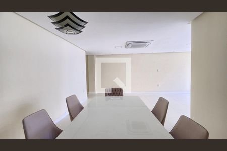 Sala de apartamento para alugar com 3 quartos, 130m² em Vitória, Salvador