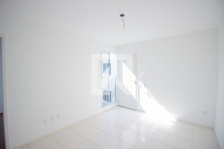 Sala de apartamento para alugar com 2 quartos, 42m² em Caiapos, Contagem