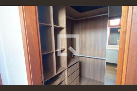 Casa à venda com 4 quartos, 400m² em Cidade Universitária, Campinas