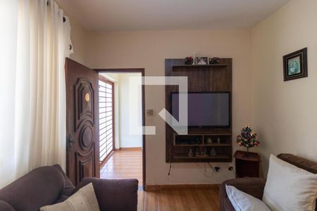 Casa à venda com 4 quartos, 313m² em Jardim do Trevo, Campinas