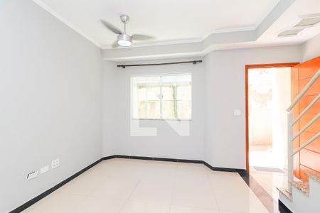 Casa de Condomínio para alugar com 2 quartos, 67m² em Parada Xv de Novembro, São Paulo