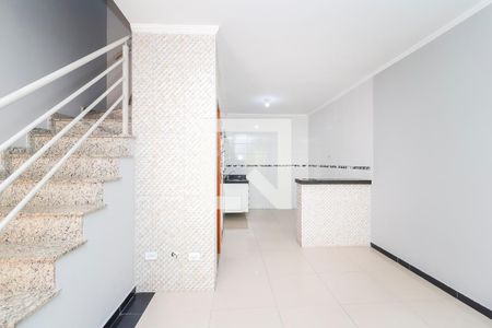 Casa de Condomínio para alugar com 2 quartos, 67m² em Parada Xv de Novembro, São Paulo