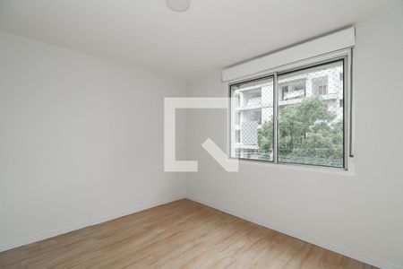 Quarto Suíte de apartamento à venda com 2 quartos, 98m² em Passo da Areia, Porto Alegre