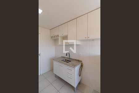 Sala/Cozinha/Área de Serviço  de apartamento para alugar com 2 quartos, 38m² em Vila Carmosina, São Paulo