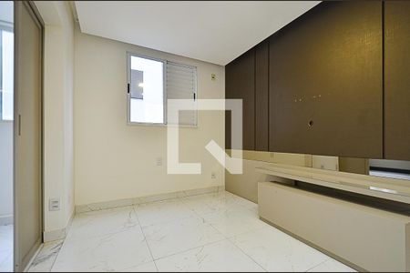 Sala de TV de apartamento à venda com 3 quartos, 111m² em Sagrada Família, Belo Horizonte