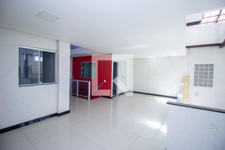 Sala de casa para alugar com 4 quartos, 300m² em Pedra Azul, Contagem