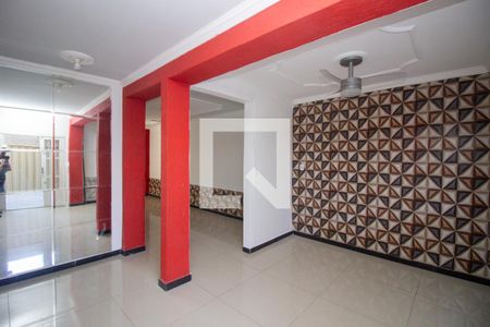 Sala de casa para alugar com 4 quartos, 300m² em Pedra Azul, Contagem