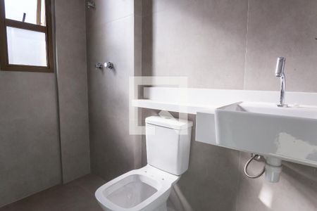 Banheiro suite 1 de apartamento à venda com 2 quartos, 68m² em Carmo, Belo Horizonte