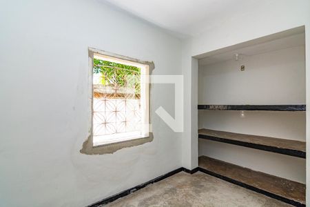 Quarto 2 de casa para alugar com 3 quartos, 80m² em Caiçaras, Belo Horizonte