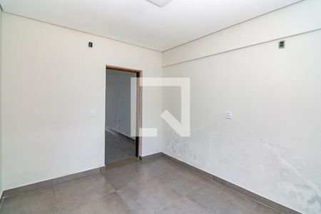 Quarto 1 de casa para alugar com 2 quartos, 80m² em Caiçaras, Belo Horizonte