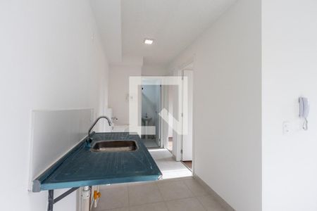 Sala/Cozinha de apartamento para alugar com 2 quartos, 34m² em Parque Industrial Tomas Edson, São Paulo