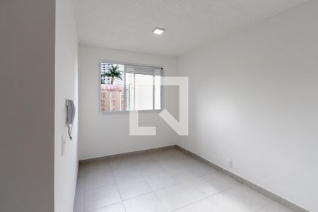 Sala/Cozinha de apartamento para alugar com 2 quartos, 34m² em Parque Industrial Tomas Edson, São Paulo