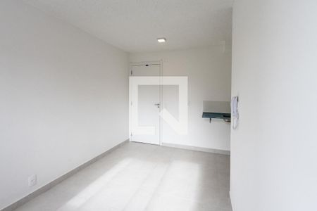 Sala/Cozinha de apartamento para alugar com 2 quartos, 34m² em Parque Industrial Tomas Edson, São Paulo