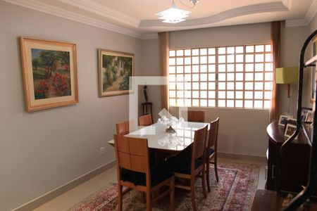 Sala de casa para alugar com 3 quartos, 3000m² em Jardim Atlantico, Goiânia