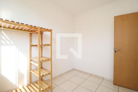 Quarto 2 de apartamento para alugar com 2 quartos, 49m² em Chácaras Tubalina e Quartel, Uberlândia