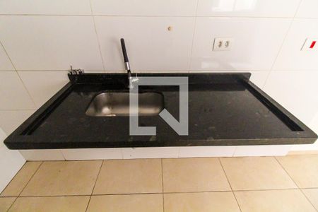 Sala/Cozinha de apartamento para alugar com 2 quartos, 40m² em Conjunto Residencial José Bonifácio, São Paulo