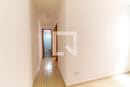 Corredor de apartamento para alugar com 2 quartos, 40m² em Conjunto Residencial José Bonifácio, São Paulo