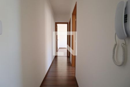 Corredor de apartamento para alugar com 2 quartos, 45m² em Jardim Inconfidencia, Uberlândia