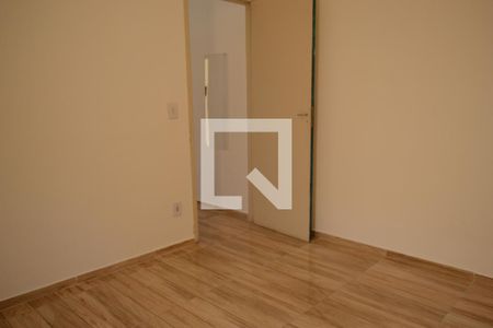 Quarto  de casa de condomínio para alugar com 2 quartos, 80m² em Jardim Sao Luiz, Suzano