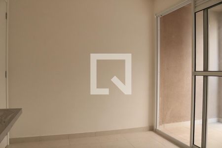 Sala de apartamento para alugar com 2 quartos, 33m² em Parque Industrial Tomas Edson, São Paulo