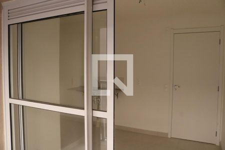 Varanda de apartamento para alugar com 2 quartos, 33m² em Parque Industrial Tomas Edson, São Paulo