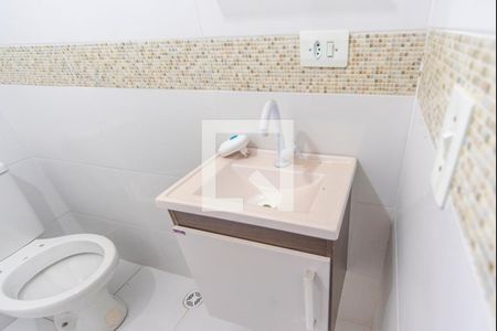 Banheiro 2 de casa para alugar com 2 quartos, 11222m² em Centreville, Santo André