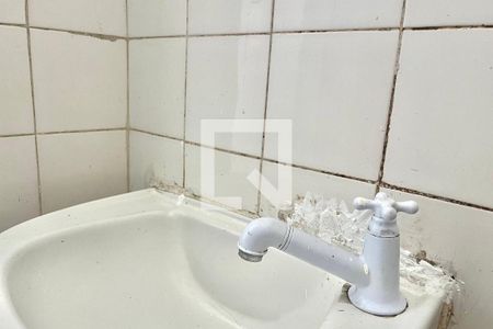 Banheiro de casa para alugar com 1 quarto, 20m² em Vila Guarani (zona Sul), São Paulo