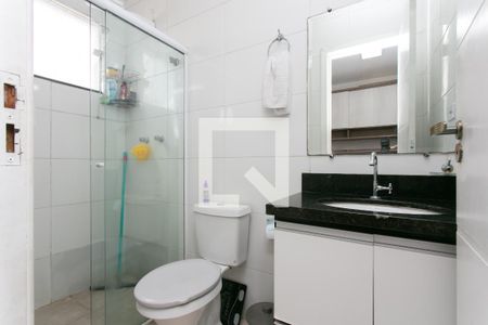 Banheiro da Suíte 1 de casa de condomínio à venda com 2 quartos, 68m² em Parada Xv de Novembro, São Paulo