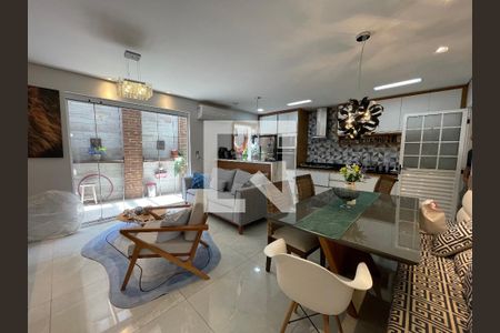 Casa de Condomínio à venda com 2 quartos, 136m² em Caxingui, São Paulo