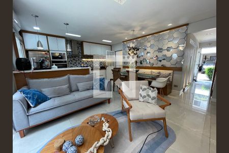 Casa de Condomínio à venda com 2 quartos, 136m² em Caxingui, São Paulo